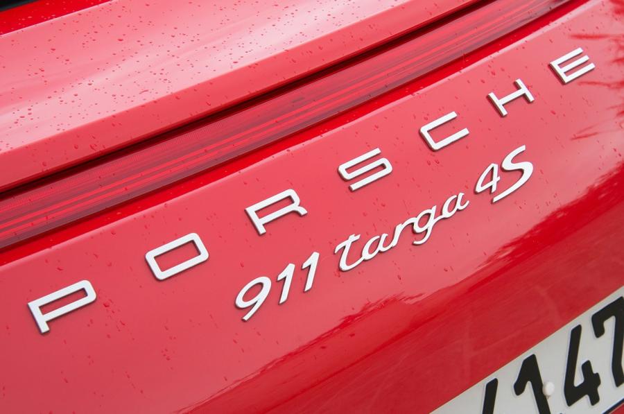  Porsche 911 Targa 2014 года  (фото 22 из 42)